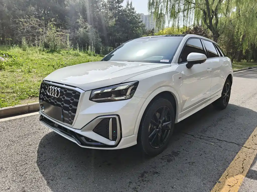 Audi Q2L 2024