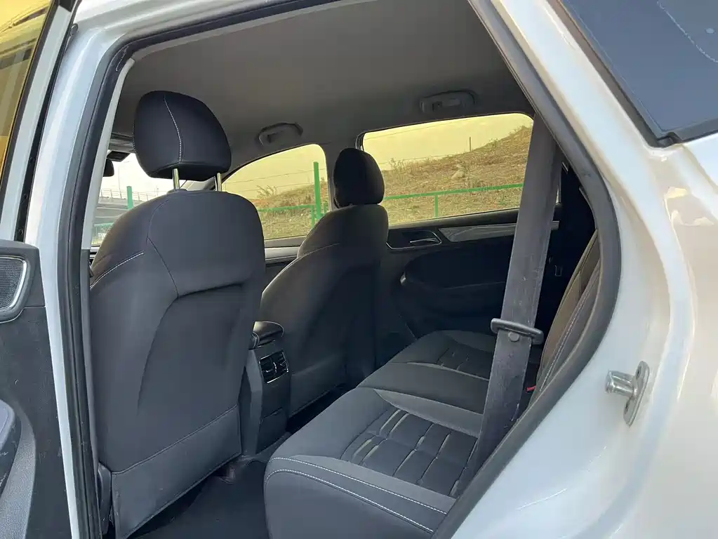 Roewe RX5 — миниатюра 10