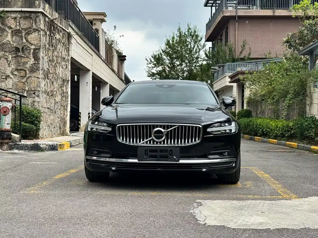 Volvo S90 — миниатюра 2