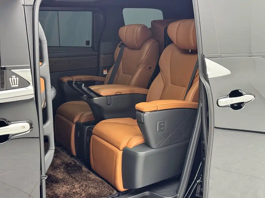 Toyota Vellfire — миниатюра 9