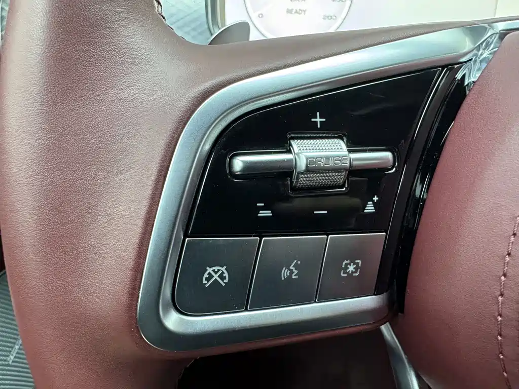 TANK TANK 700 NEW ENERGY