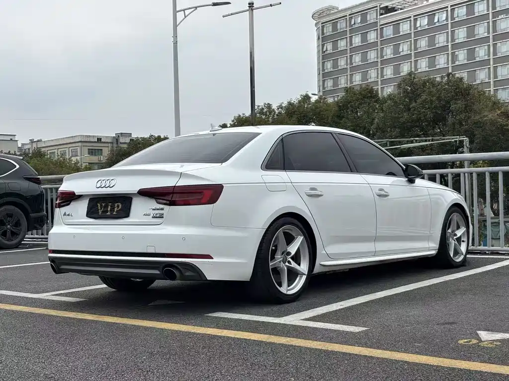 Audi A4L — миниатюра 7