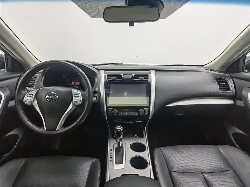 Nissan Altima 2016 2.0L XL-Upper