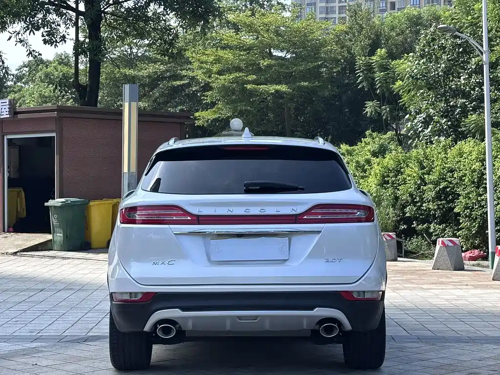 Lincoln MKC — миниатюра 5