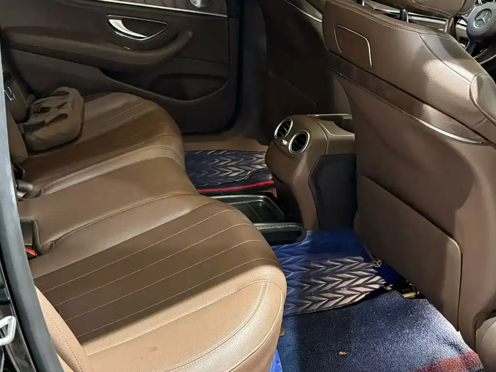 Mercedes-Benz E-Class — миниатюра 5