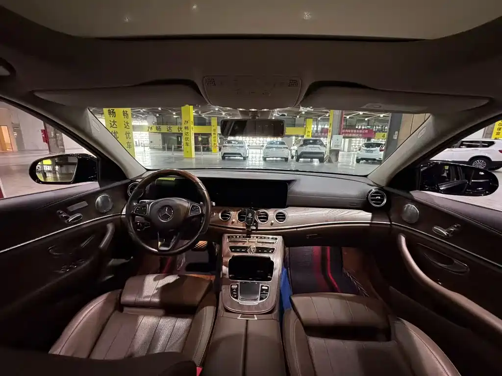 Mercedes-Benz E-Class — миниатюра 6