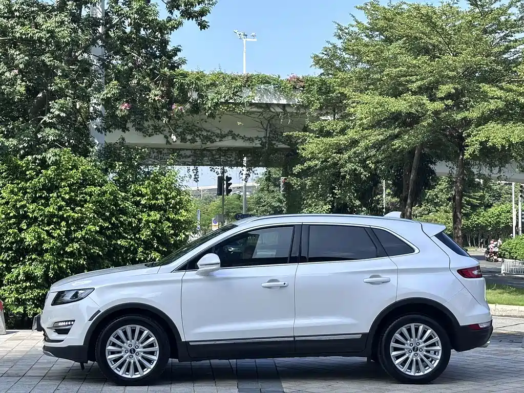 Lincoln MKC — миниатюра 3