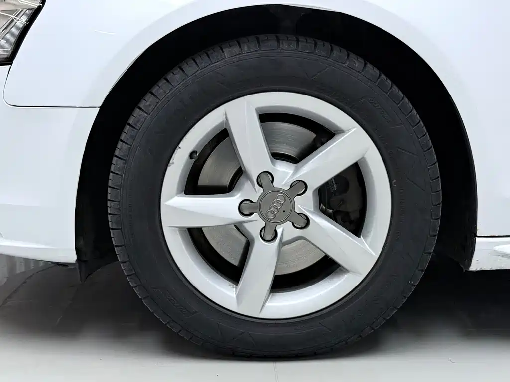 Audi A4L — миниатюра 9