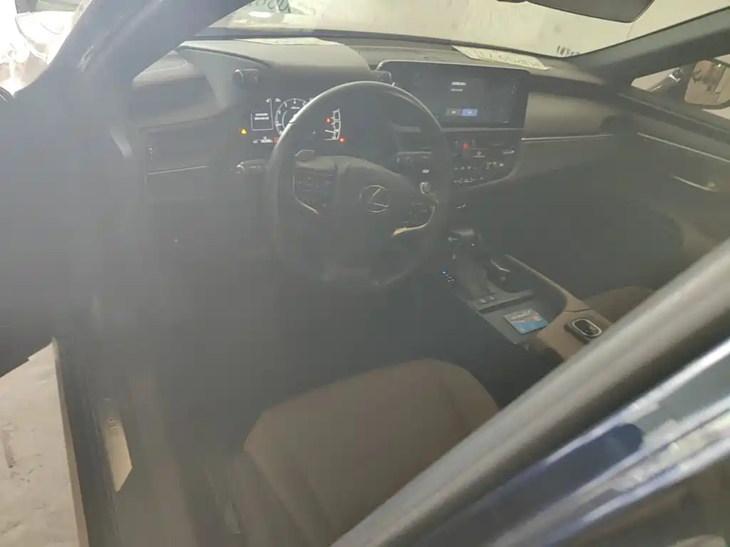 Lexus ES — миниатюра 10