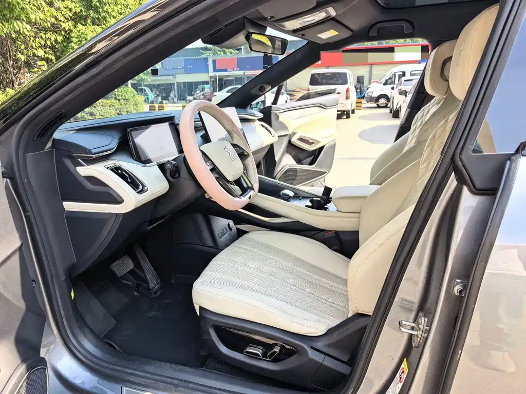 BYD L EV — миниатюра 4