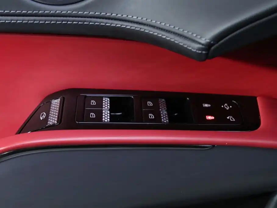 LOTUS SPORTS CAR ELETRE