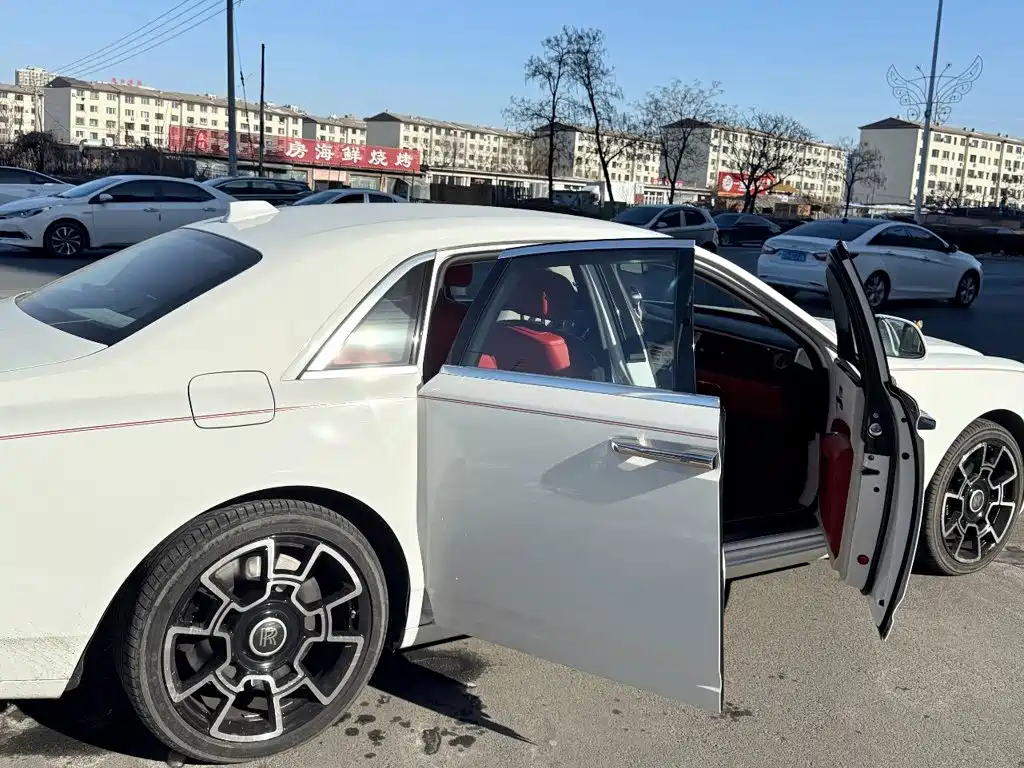 Rolls-Royce Ghost — миниатюра 3