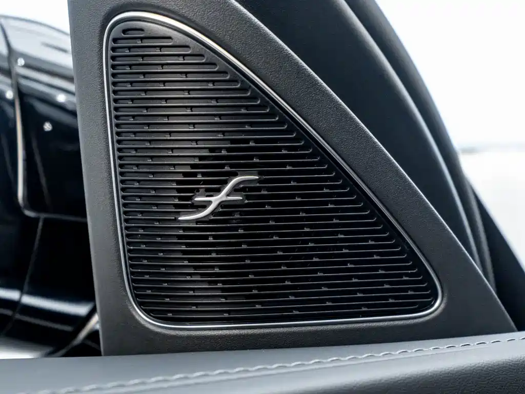 Mercedes-Benz E-Class — миниатюра 24