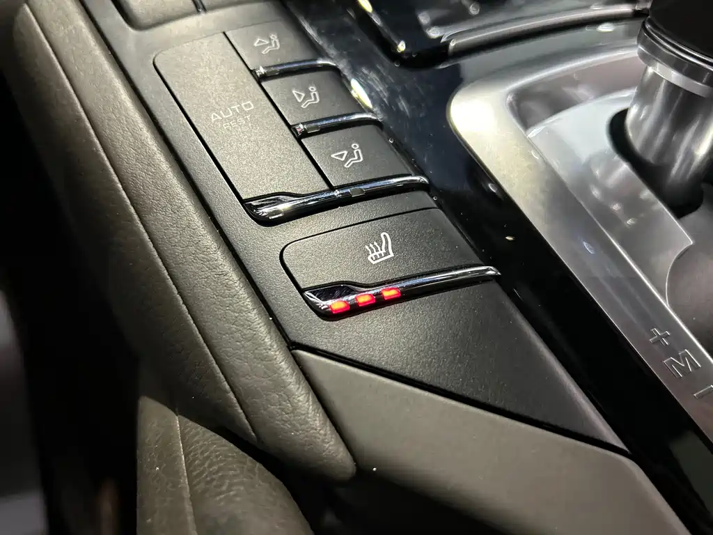 Porsche Cayenne — миниатюра 17