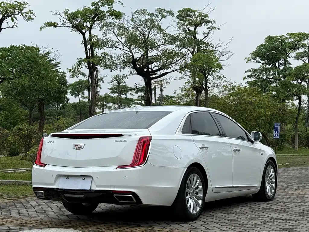 Cadillac XTS — миниатюра 5
