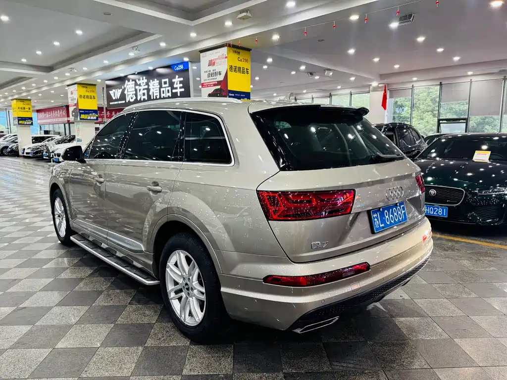 Audi Q7 — миниатюра 9