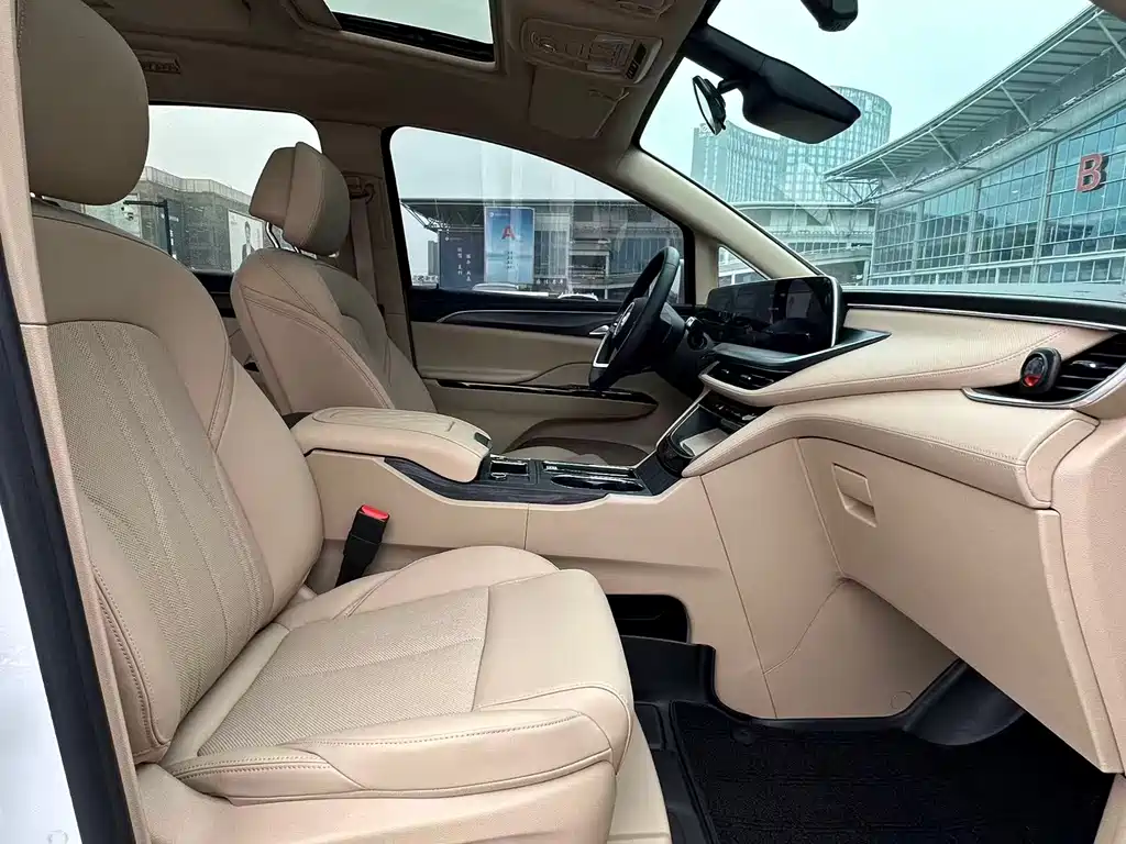 BUICK GL8 NEW ENERGY