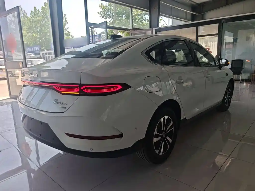BYD Qin Plus PLUS 2025 DM-i Smart Drive 120KM