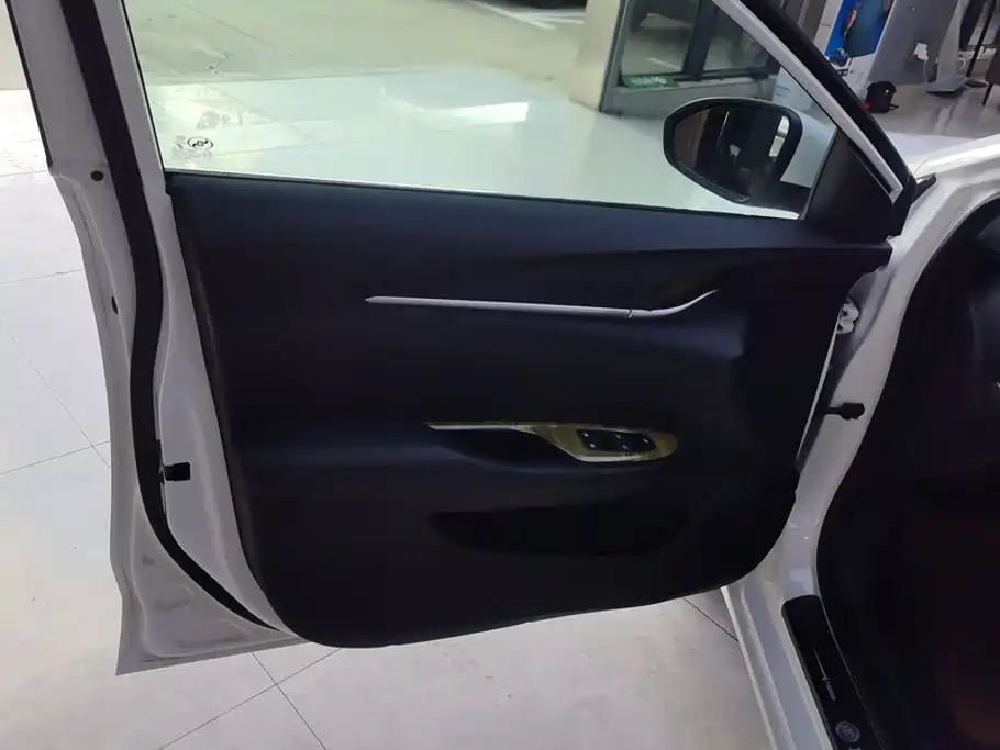 Buick Excelle — миниатюра 7