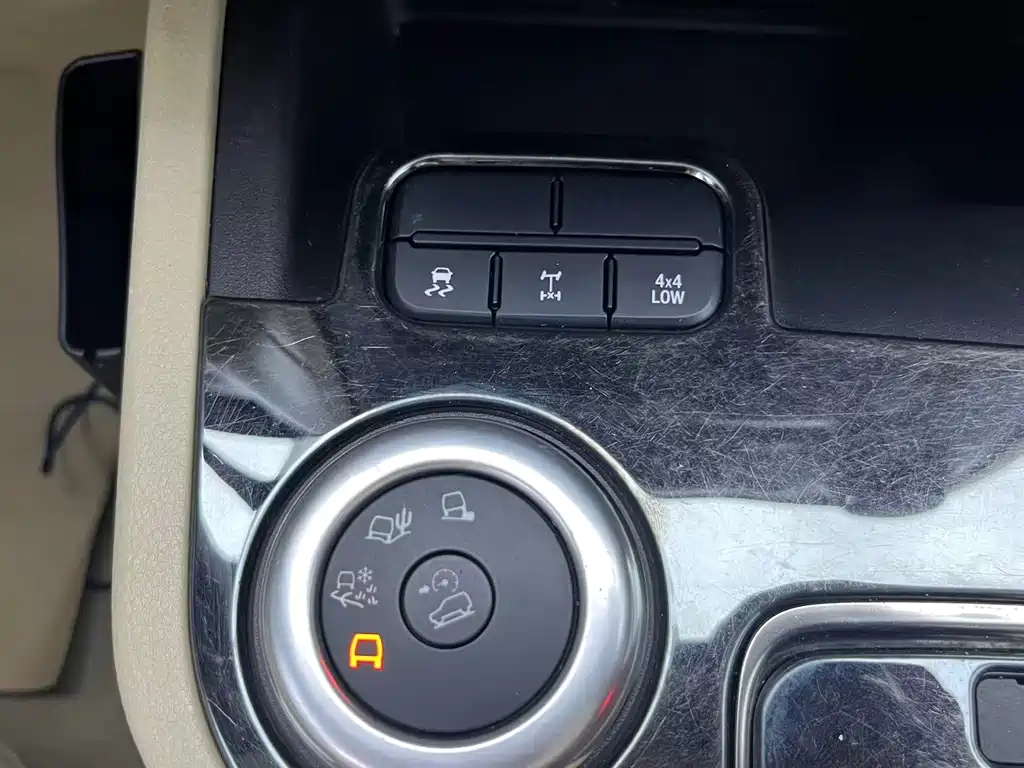 Ford Everest — миниатюра 10