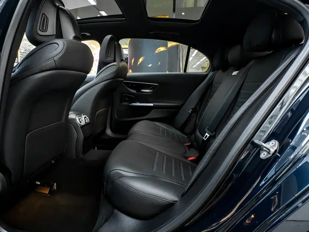 Mercedes-Benz C-Class — миниатюра 27