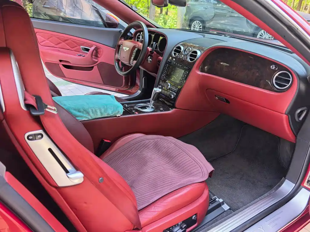 Bentley Continental — миниатюра 7