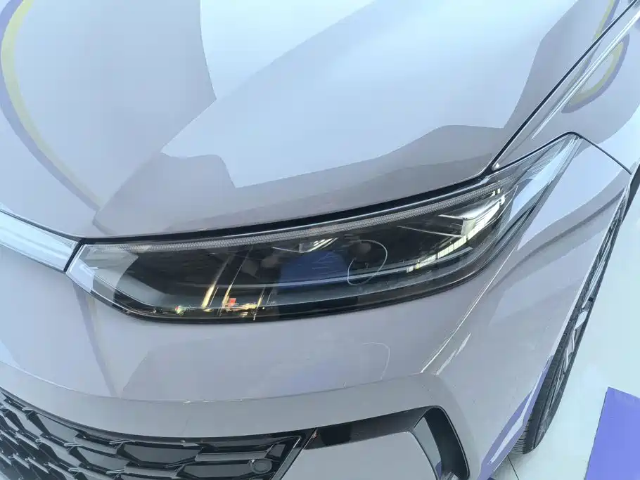 Volkswagen Lavida — миниатюра 5