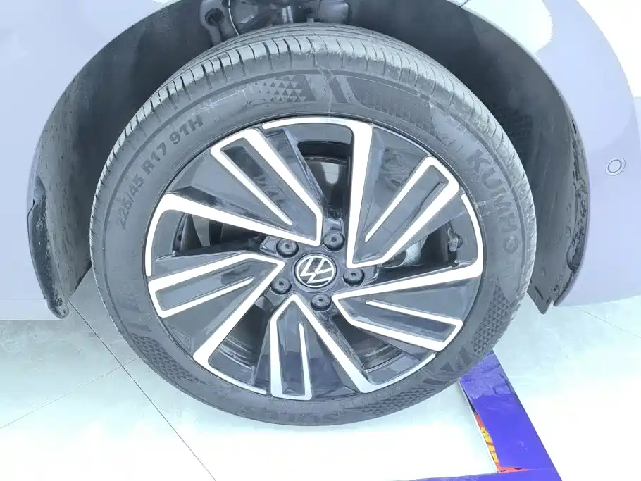 Volkswagen Lavida — миниатюра 6