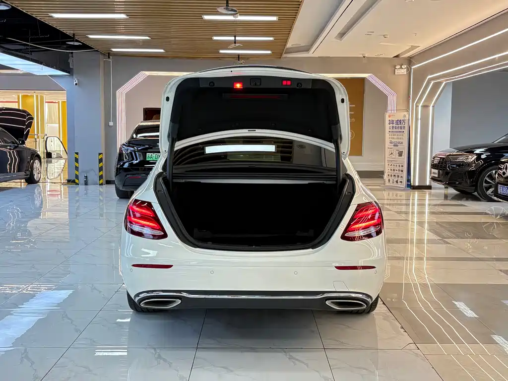 Mercedes-Benz E-Class — миниатюра 20