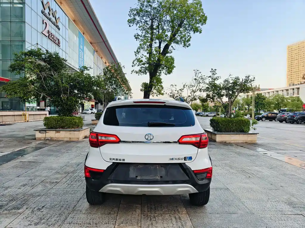 BAIC New Energy EX — миниатюра 5