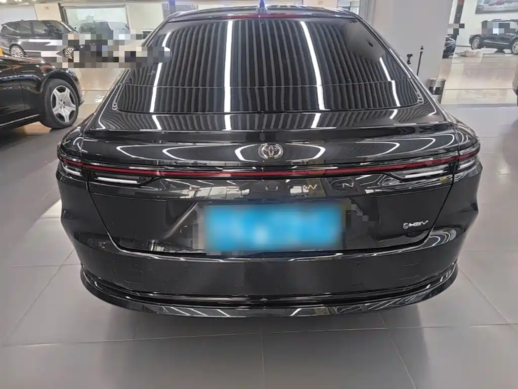 Toyota Crown (Import) — миниатюра 6