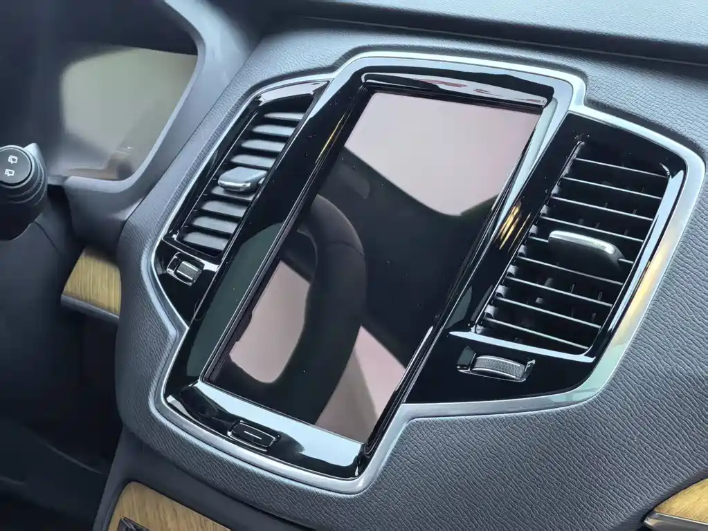 Volvo XC90 — миниатюра 6