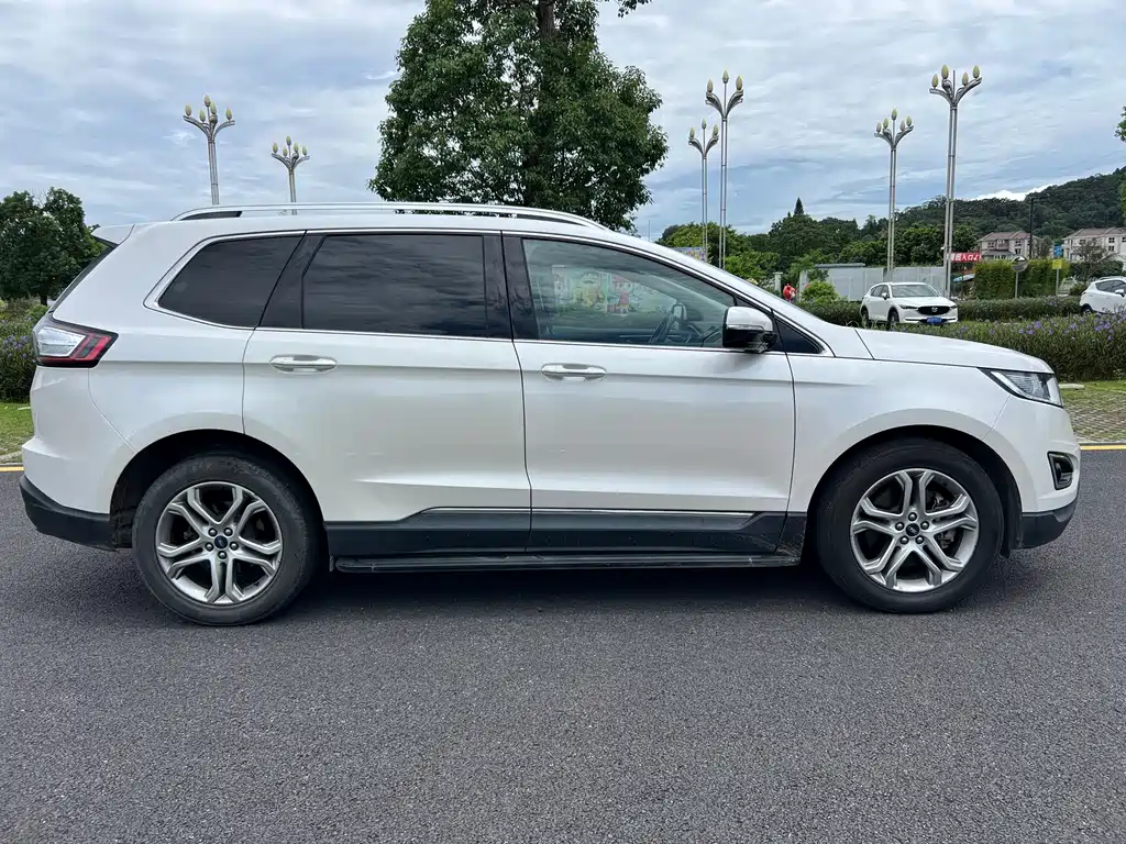 Ford Edge — миниатюра 3