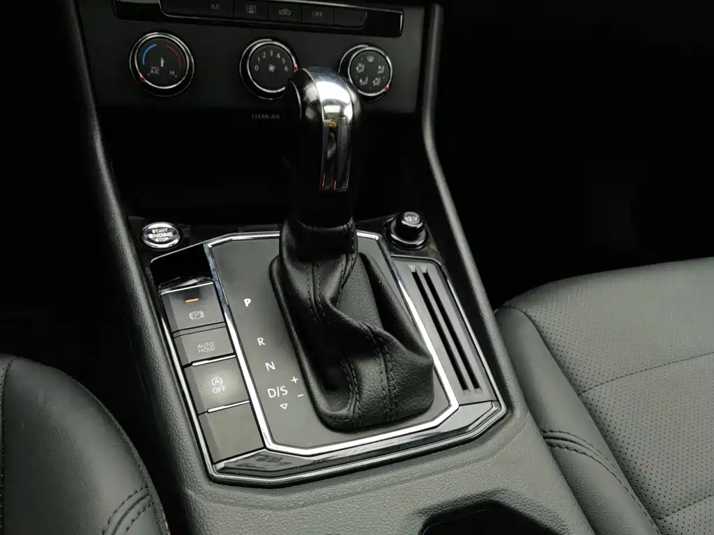 Volkswagen Lavida — миниатюра 13