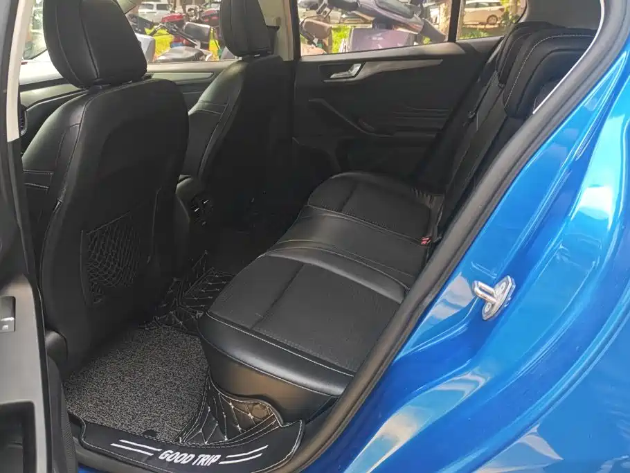 Ford Focus — миниатюра 11