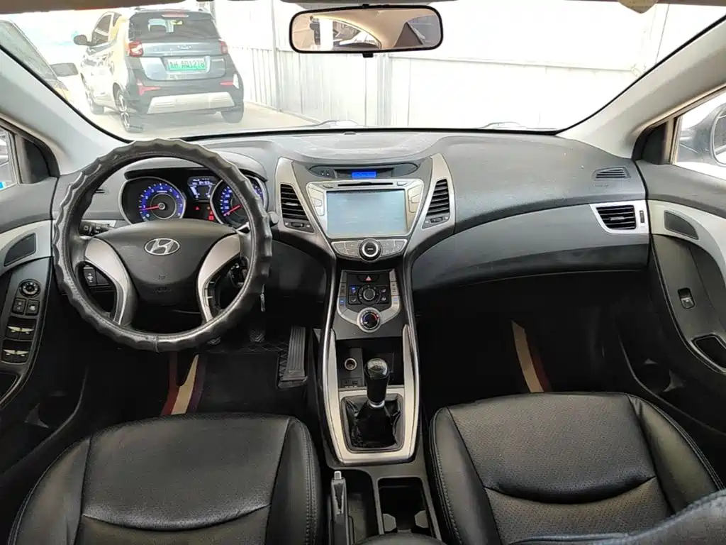 Hyundai Elantra Langdong — миниатюра 10