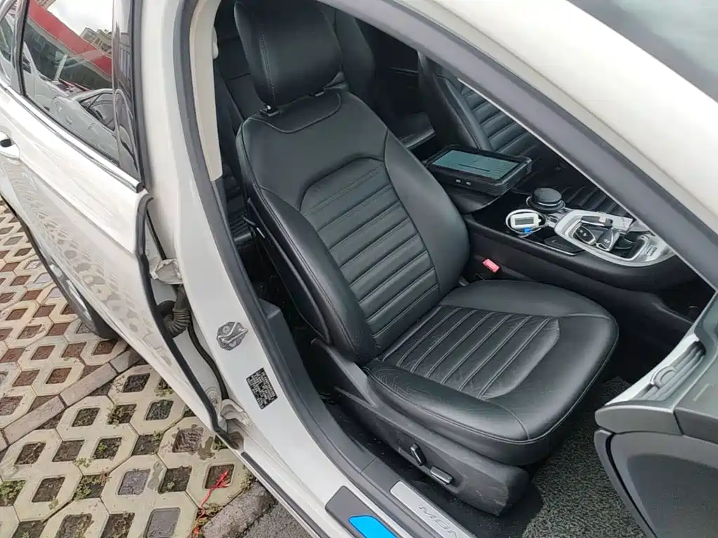 Ford Mondeo — миниатюра 25