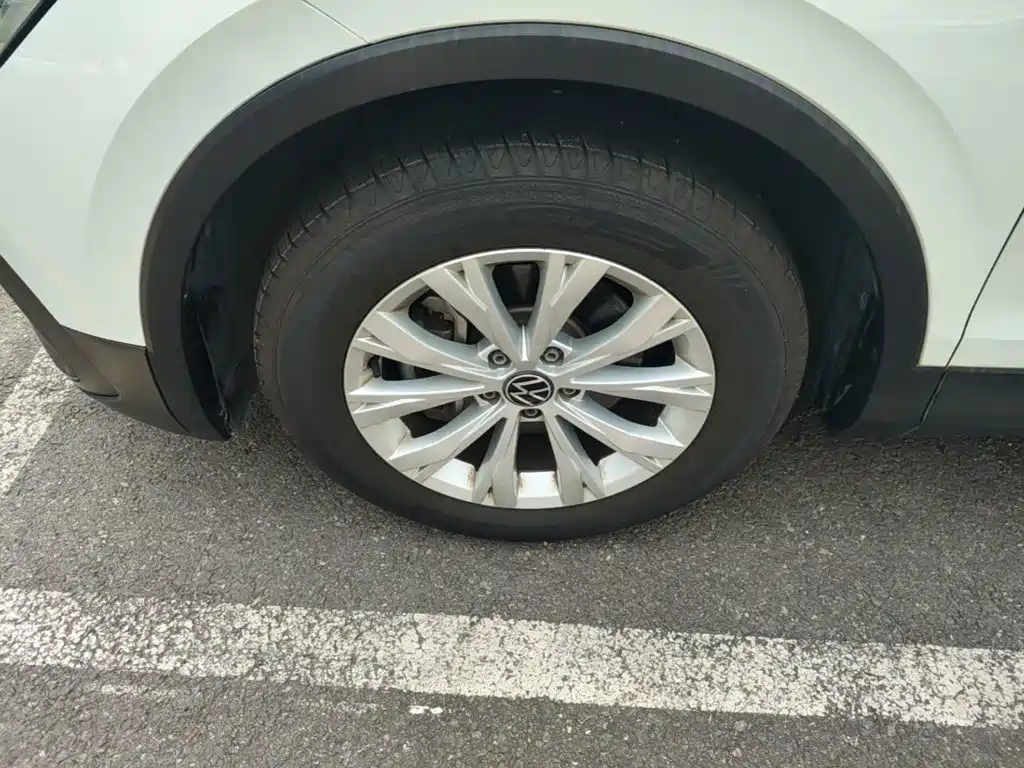 Volkswagen Tiguan L — миниатюра 23