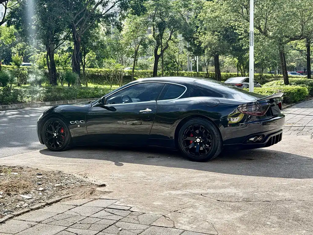 Maserati GranTurismo — миниатюра 9