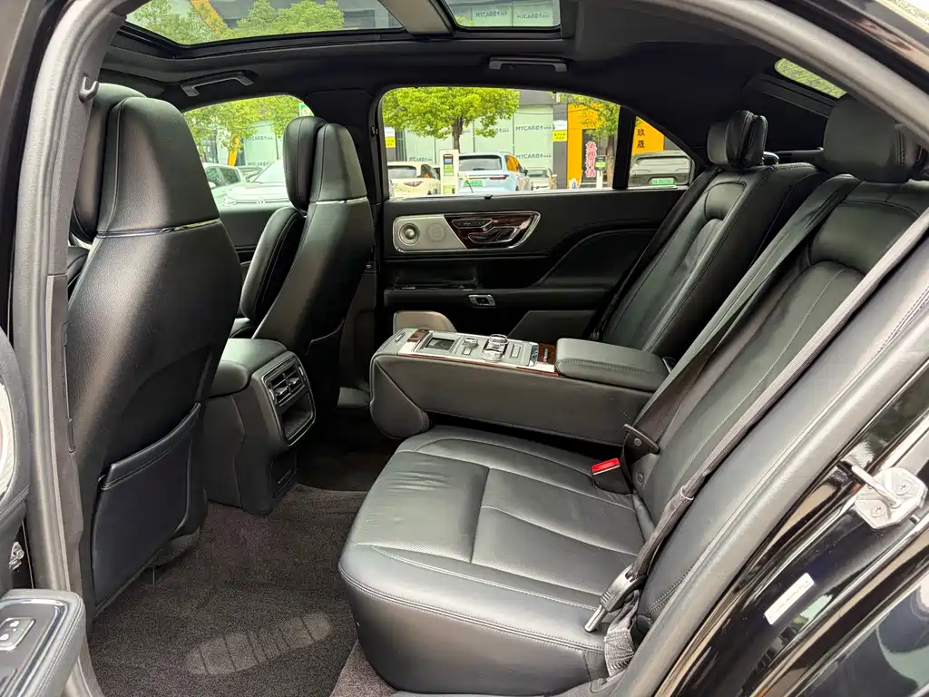 Lincoln Continental — миниатюра 26