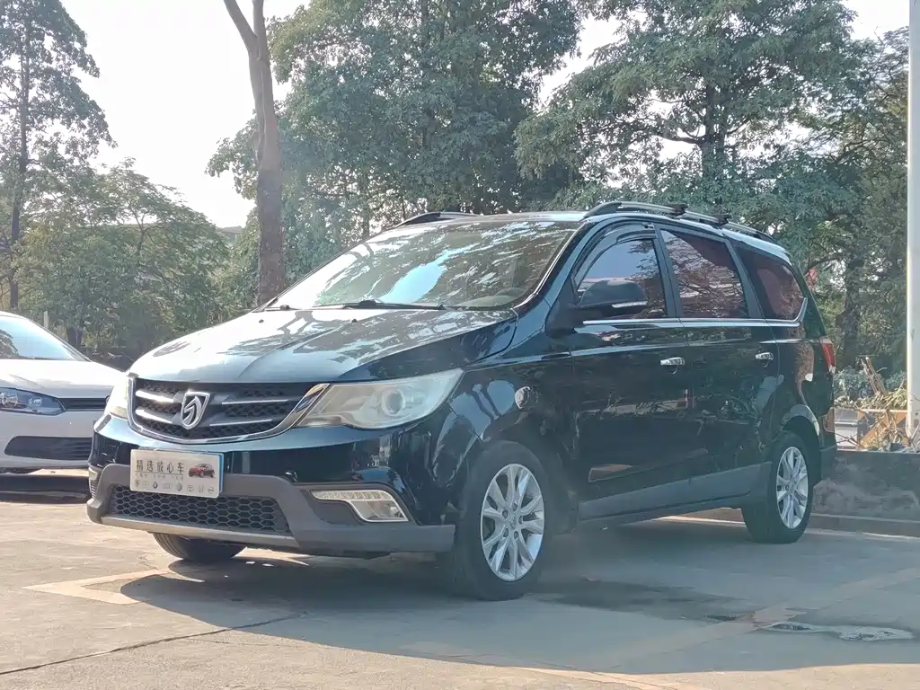 Baojun 730 2015