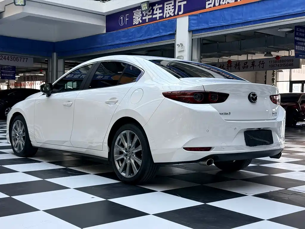 Mazda 3 Axela — миниатюра 4