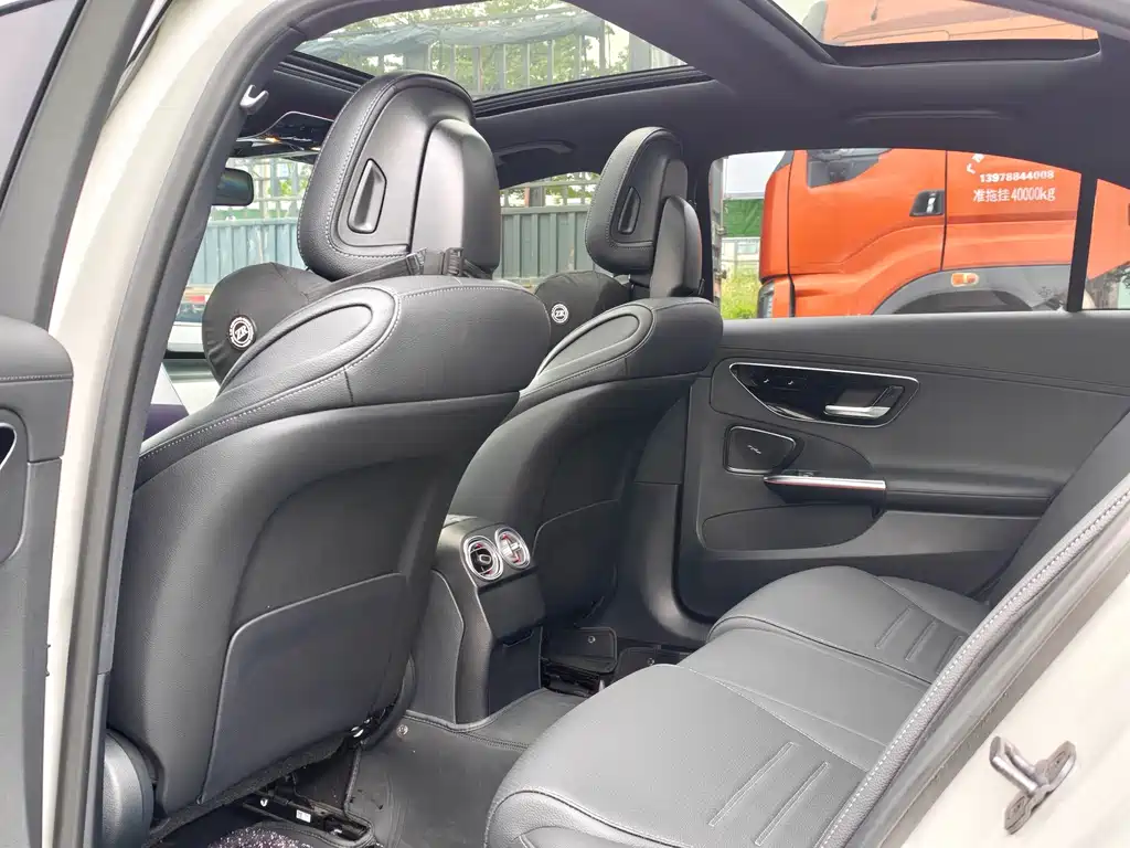 Mercedes-Benz C-Class — миниатюра 5