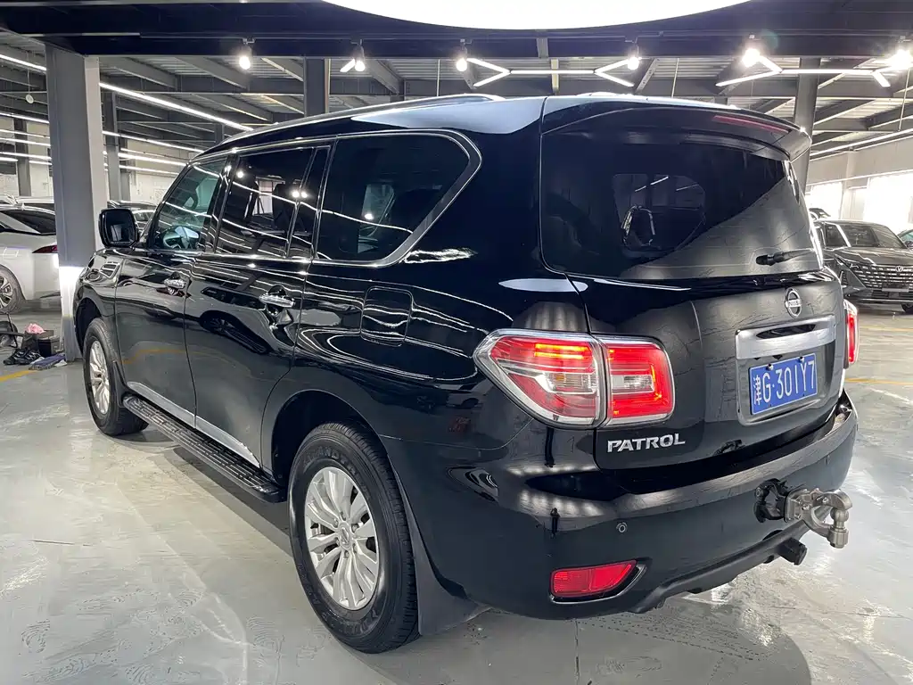 Nissan Patrol — миниатюра 17