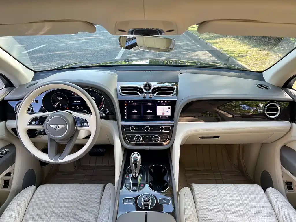 Bentley Bentayga 2021 4.0T V8