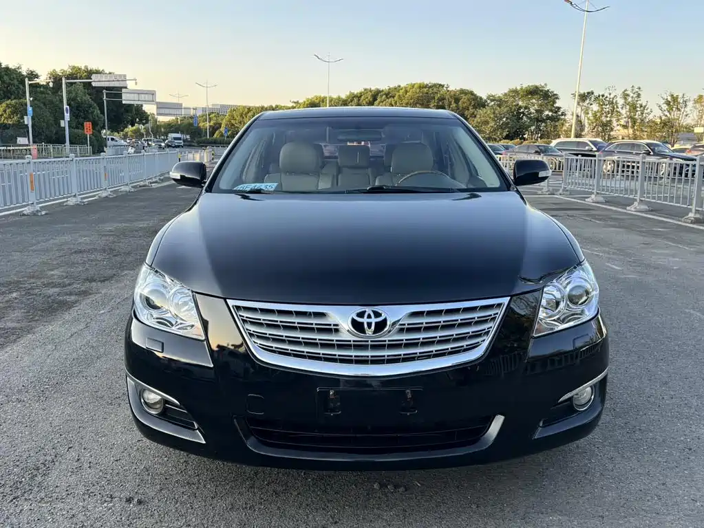 Toyota Camry — миниатюра 2