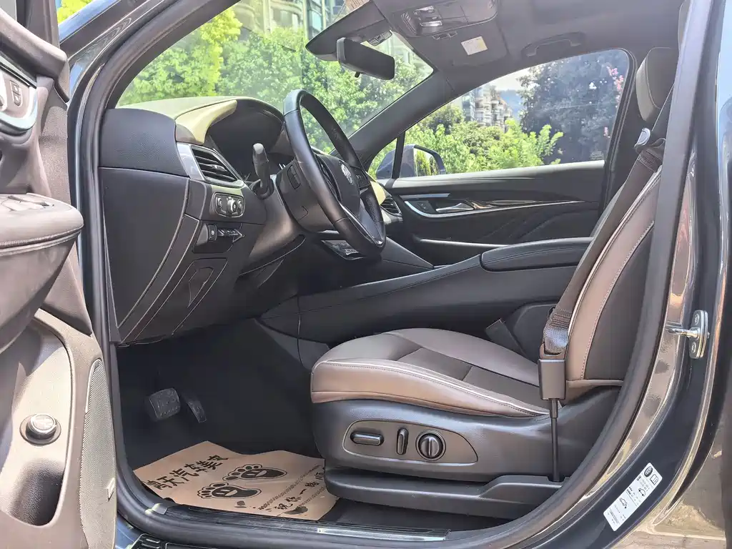 Buick Enclave — миниатюра 8