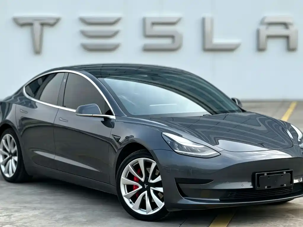 Tesla Model 3 2020