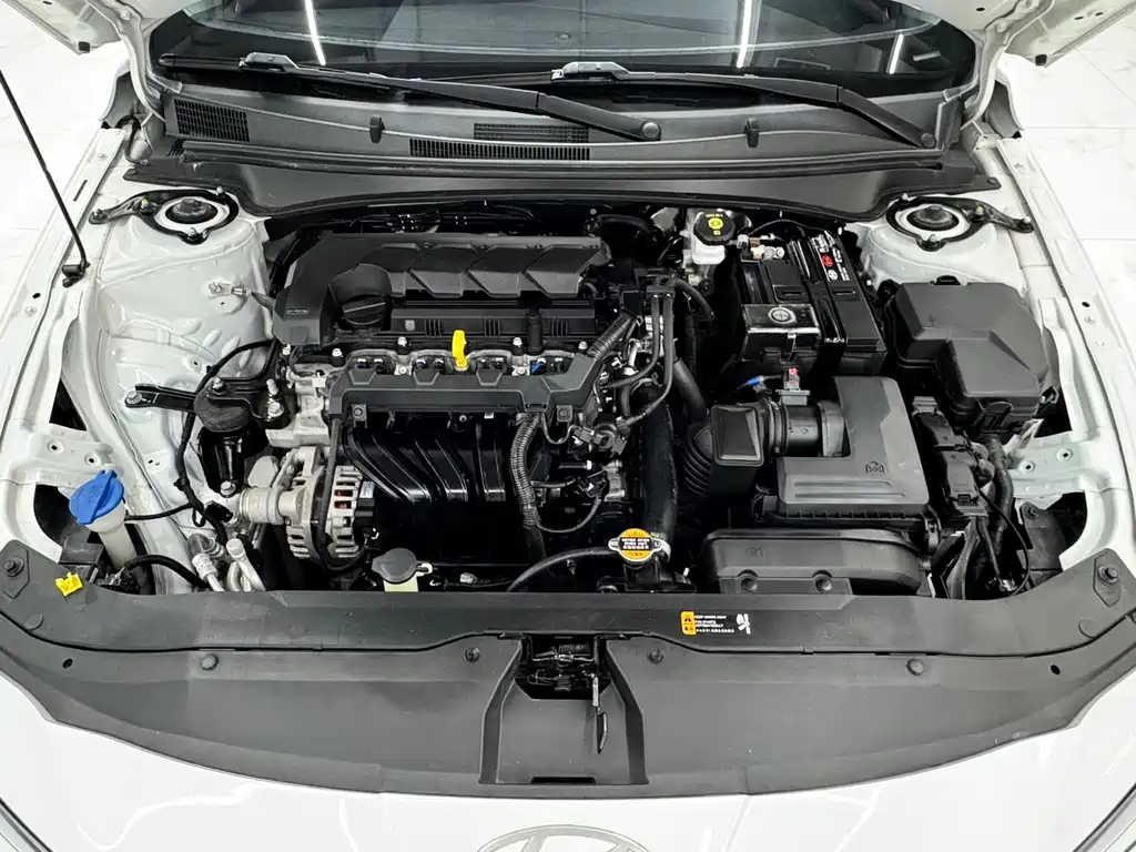 Hyundai Elantra — миниатюра 17