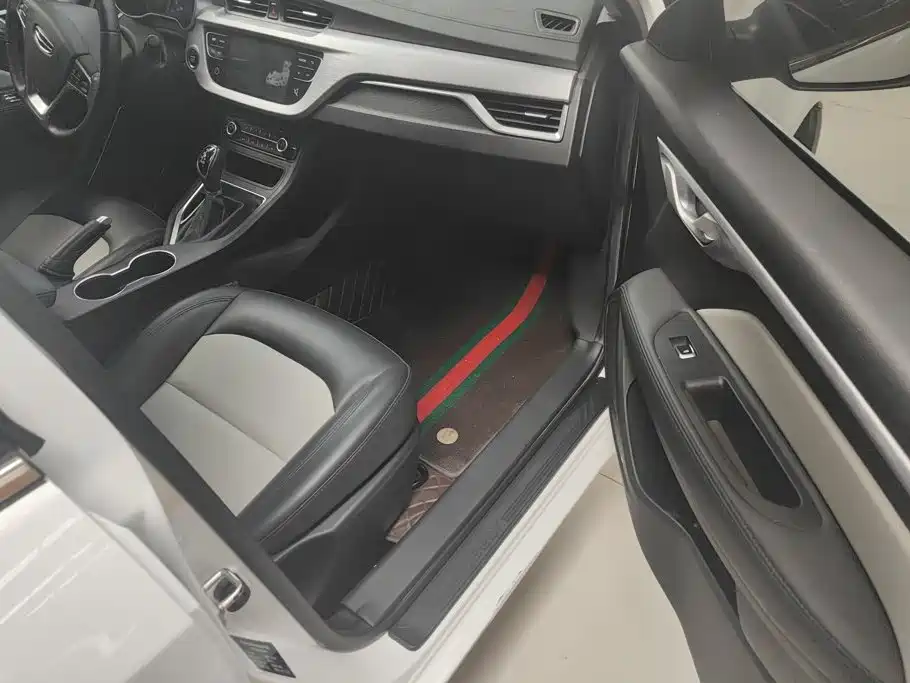 Geely Vision — миниатюра 8